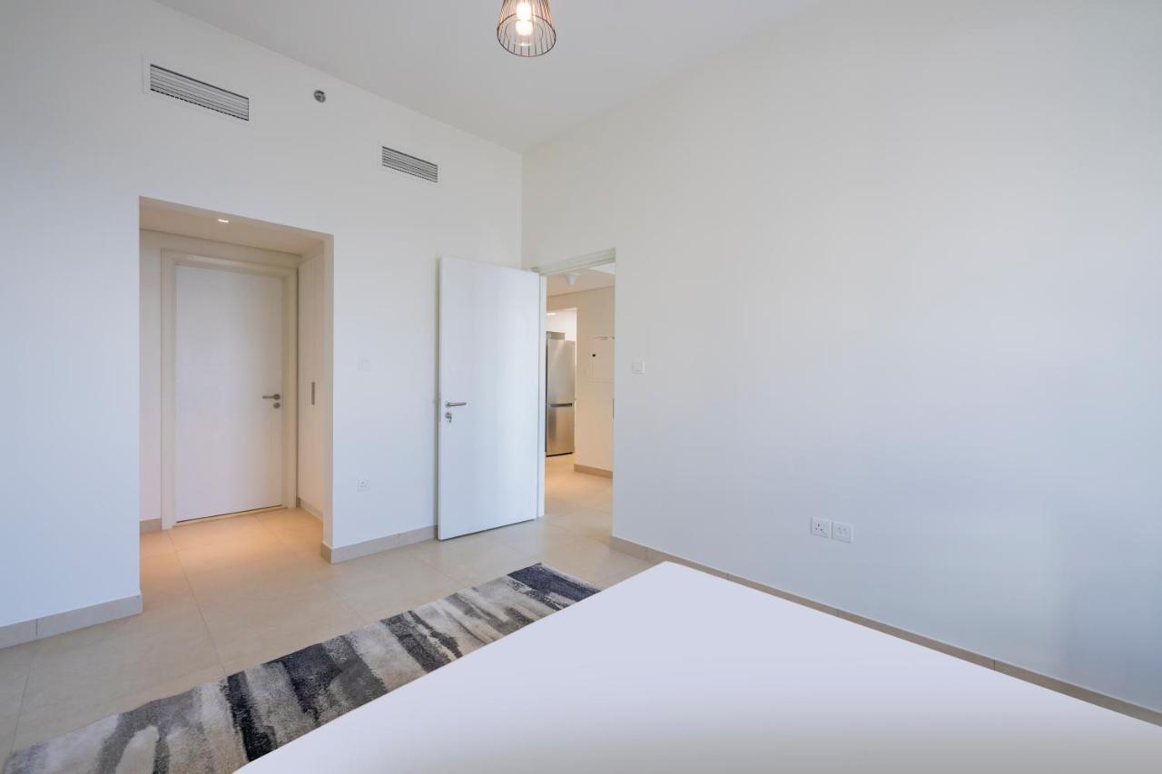 Expo Village Serviced Apartments Dubái Exterior foto