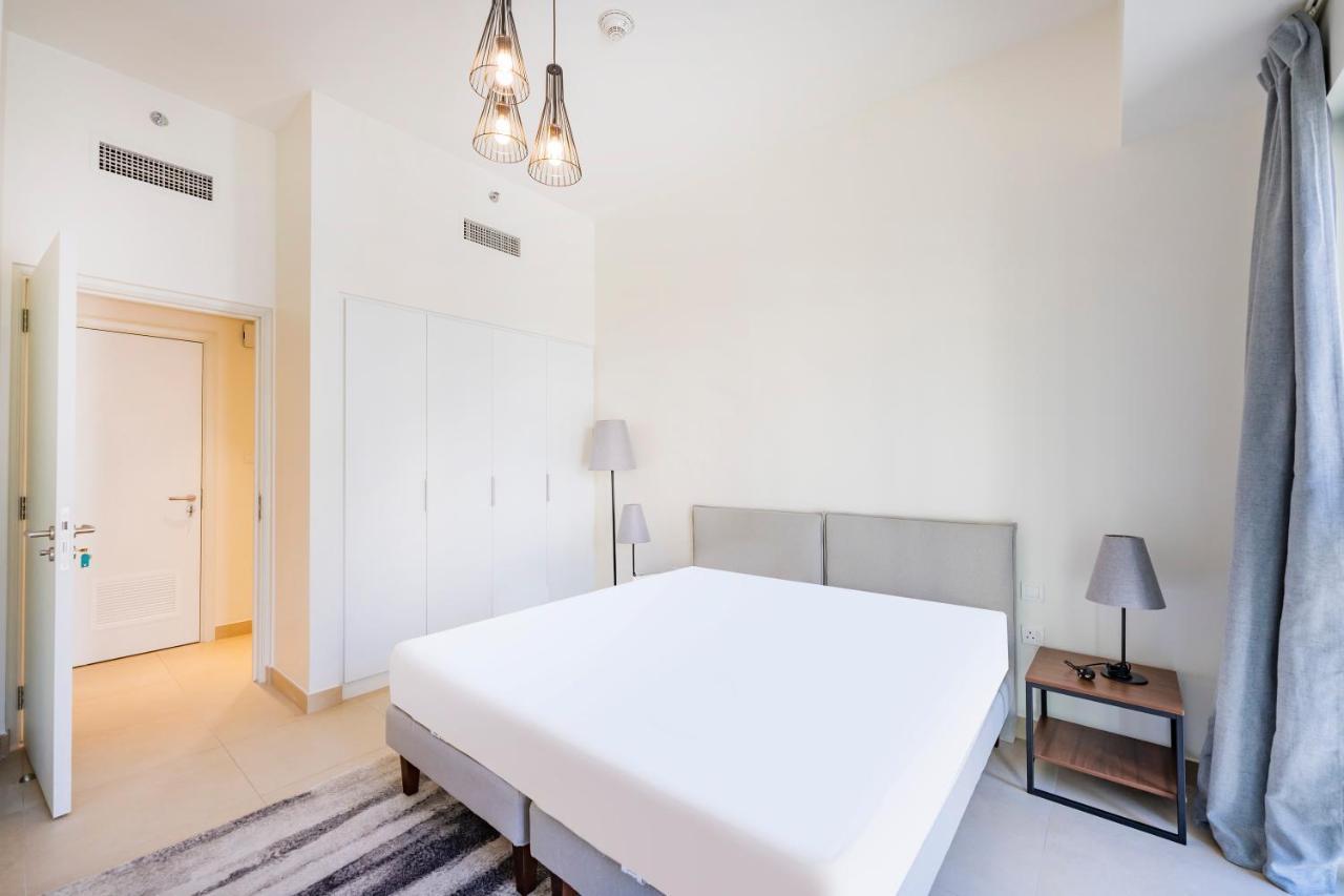 Expo Village Serviced Apartments Dubái Exterior foto