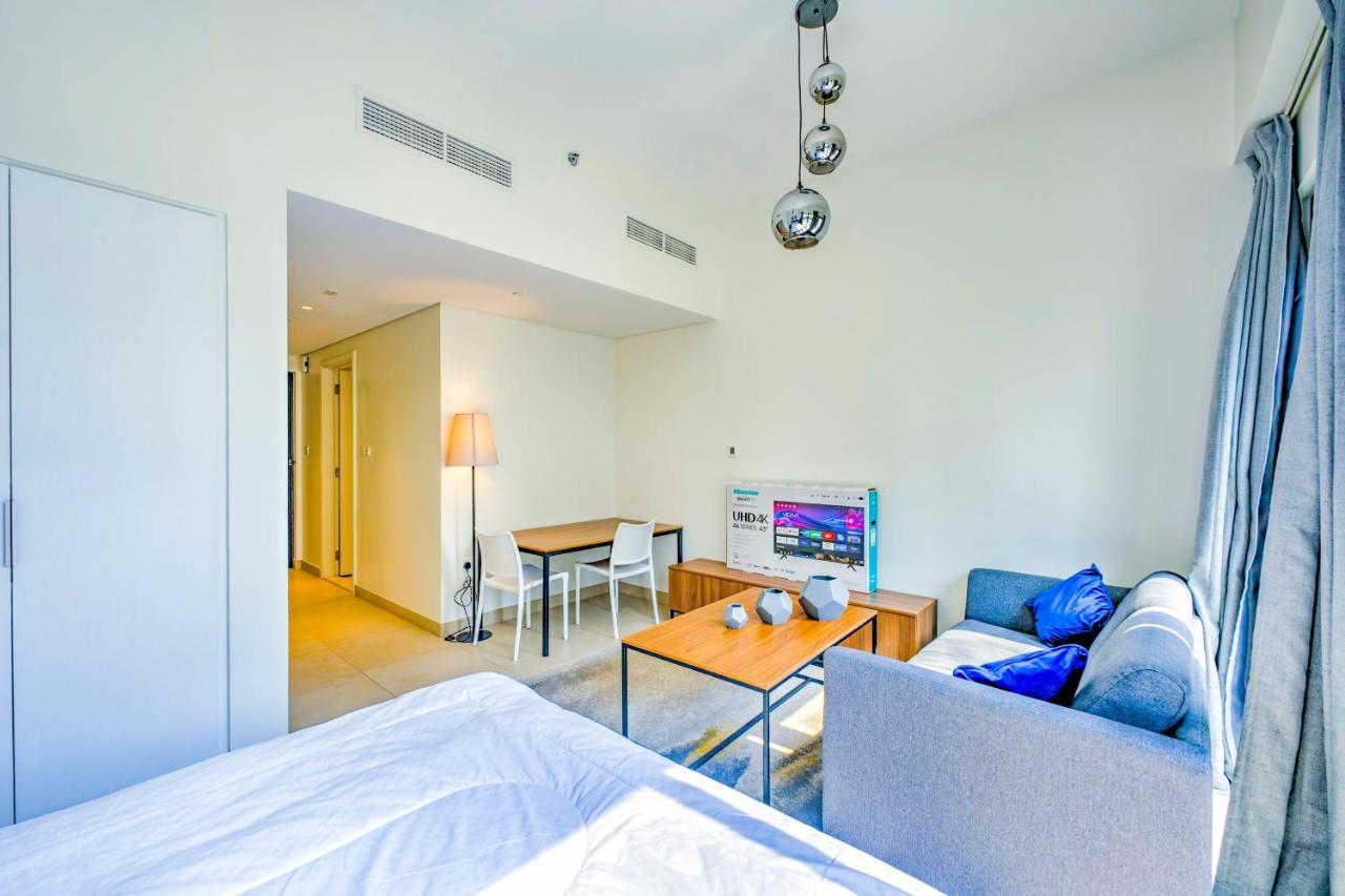 Expo Village Serviced Apartments Dubái Exterior foto